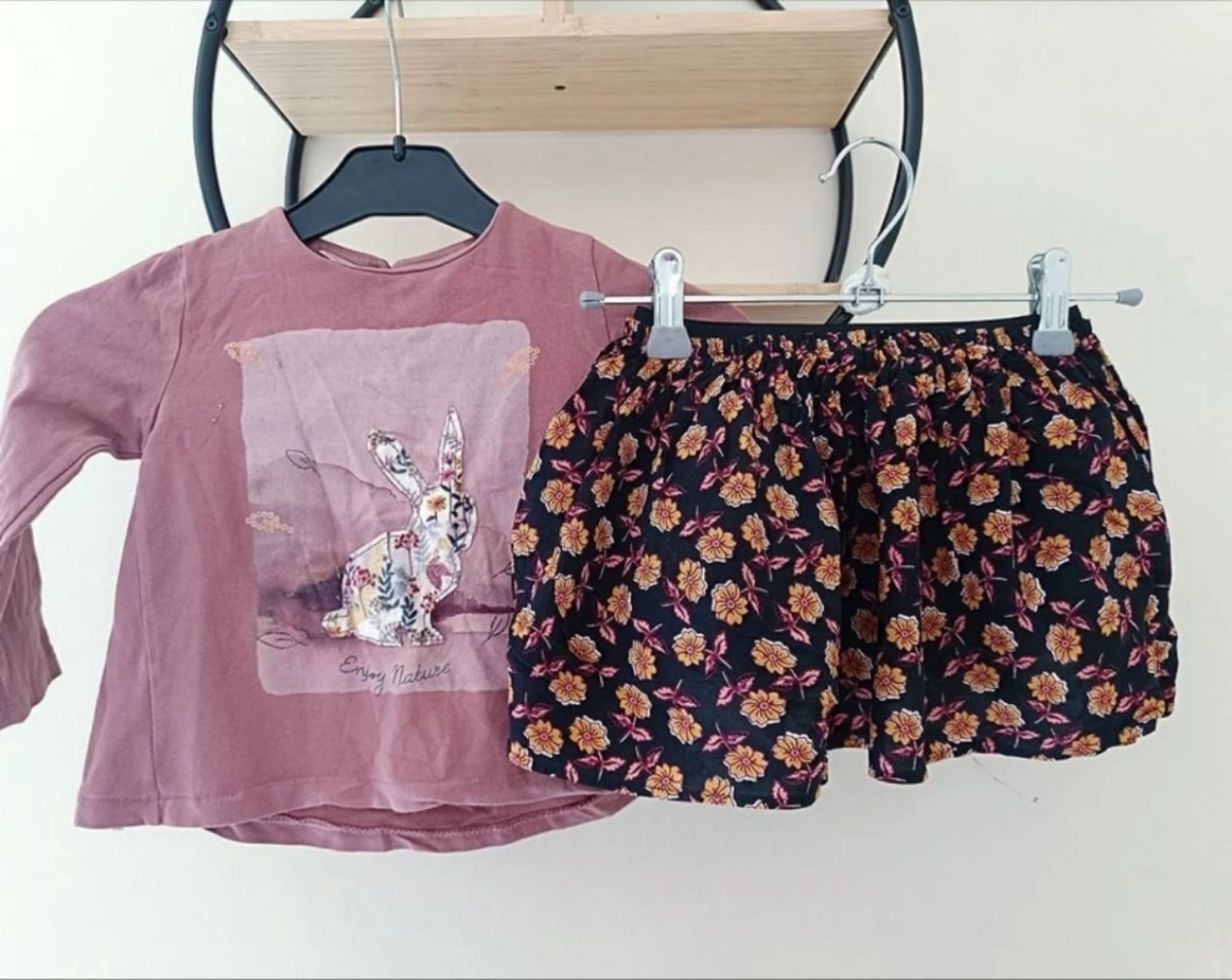 2-3 ans ensemble teeshirt  Zara 2-3 ans)et jupe tape a l oeil (23 mois)